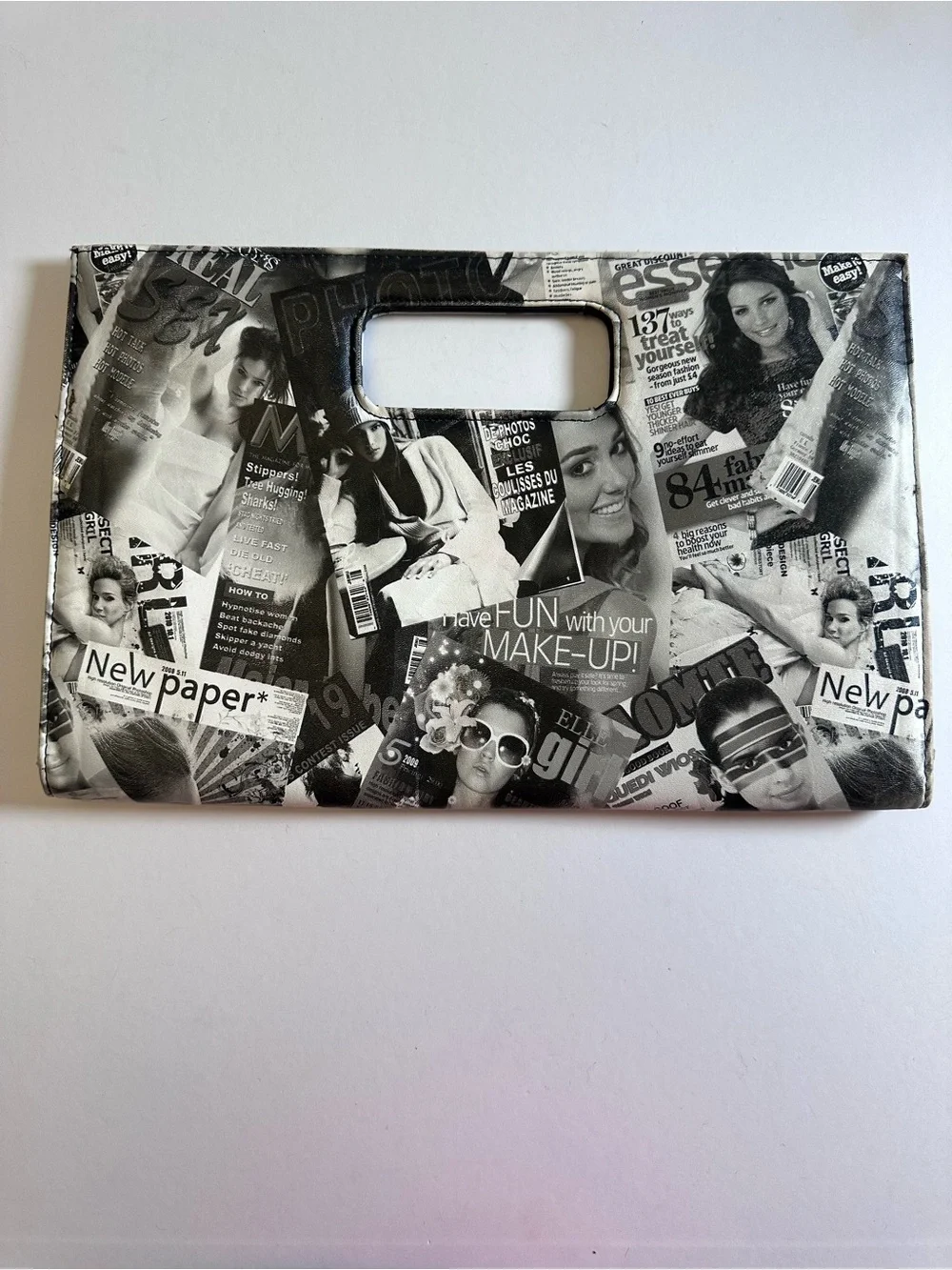 🖤 Y2K IT-GIRL EDITORIAL CLUTCH — BLACK & WHITE MAGAZINE COLLAGE STATEMENT BAG